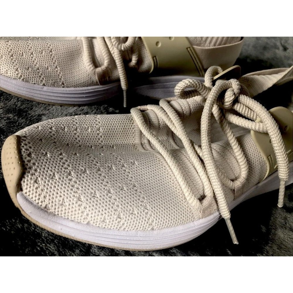 C9 Champion Woman’s Motivate Comfort Sneaker Beige  Adult Size 9 1/2 - Picture 3 of 12